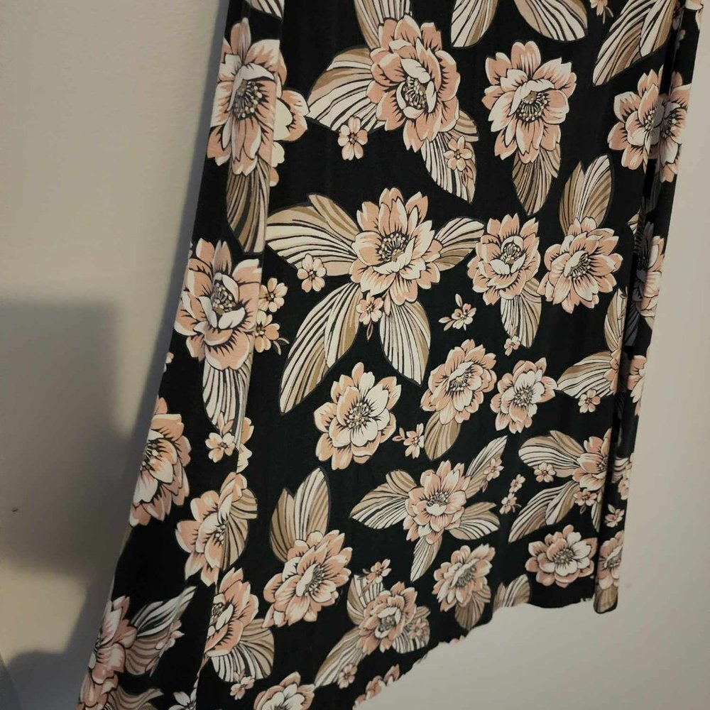 **Host Pick** Loft Super Soft Spring Dress/Beach cover-up - Picture 4 of 8